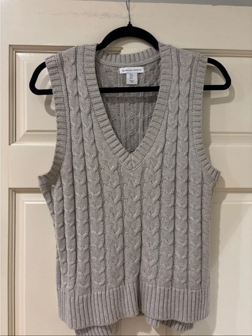 cupcakes & cashmere Cable Knit V-Neck Sweater Vest - Light Gray